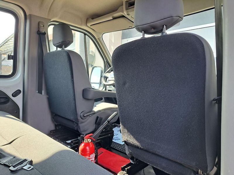 Renault Master (2018) 2.3 DCI 120kW, 6 míst, ZÁRUKA  - fotka 32 z 37