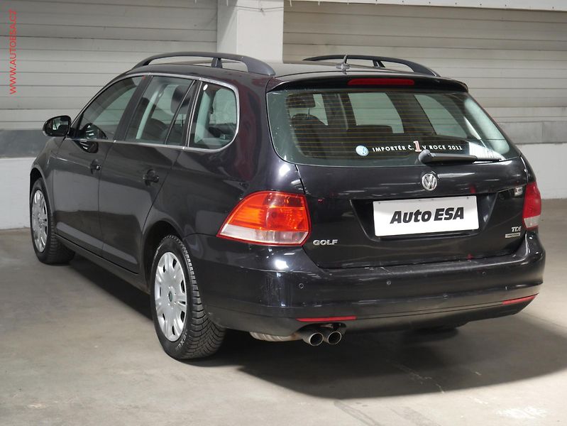 Volkswagen Golf (2012) 1.6.TDi 4x4, ČR, AC, park - fotka 4 z 21