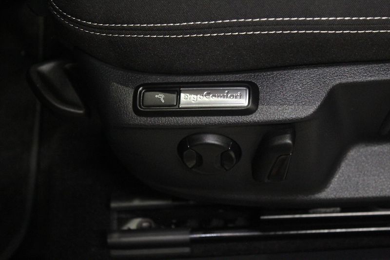 Volkswagen Passat (2023) 110kW, Tažné, Nezávislé topení - fotka 10 z 34