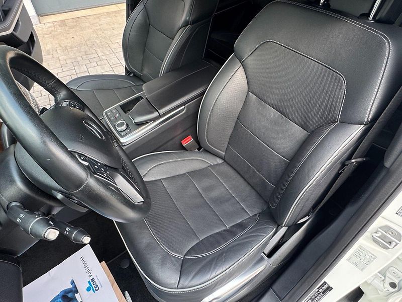 Mercedes-Benz GL (2014) 500 4MATIC - fotka 19 z 42