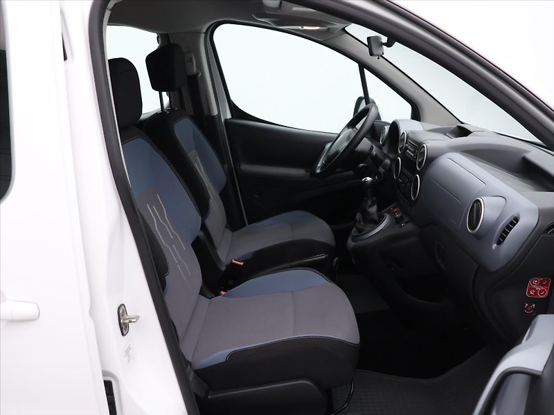 Peugeot Partner Tepee 1,6 VTi 98k CZ Klima Active - fotka 12 z 22