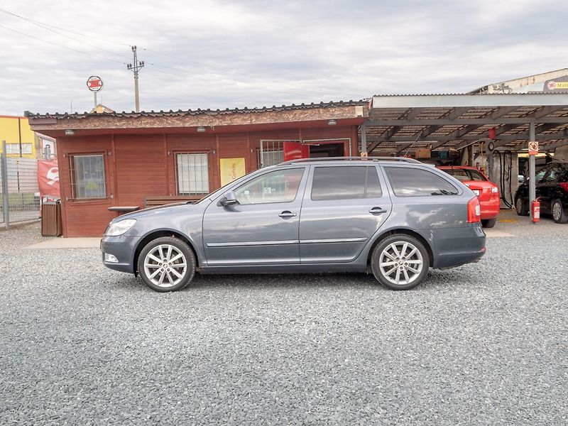 Škoda Octavia (2009) 1.6MPI 75KW – 2x KOLA - fotka 8 z 45