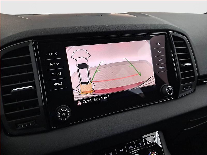 Škoda Karoq (2021) Sportline 1.5 TSI - fotka 16 z 30