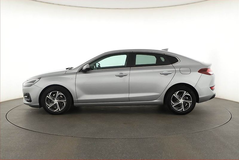 Hyundai i30 (2024) Style 1.5 T-GDI MHEV - fotka 3 z 13