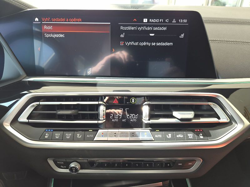 BMW X5 xDrive40i - fotka 27 z 33