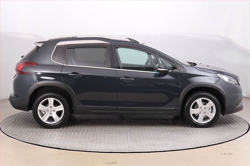 Peugeot 2008 (2018) 1.2 PureTech, Serv.kniha, Kůže - fotka 6 z 17