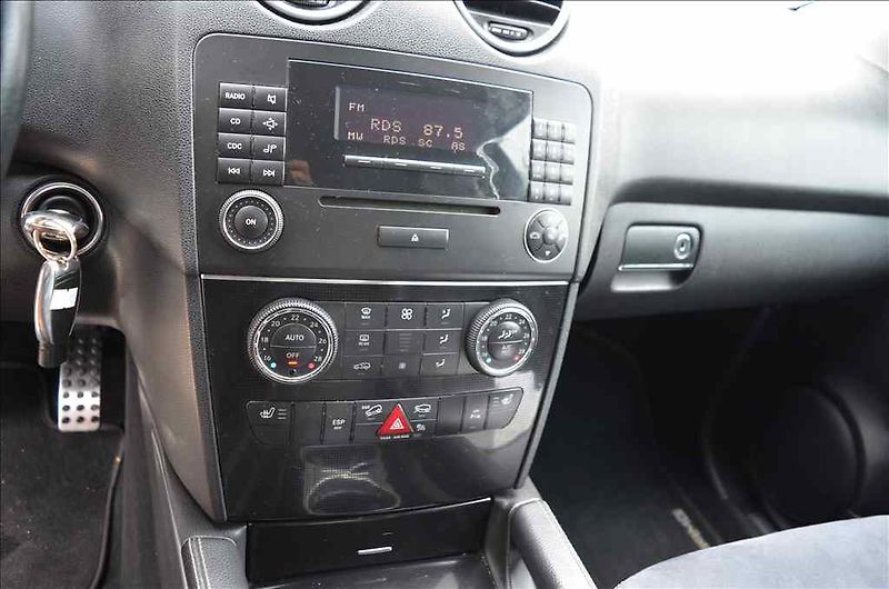 Mercedes-Benz Ostatní (2007) 280 CDI 4-MOTION - fotka 8 z 19