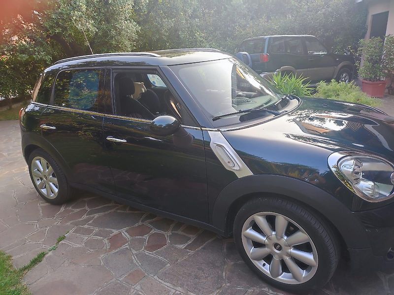 Mini Countryman 1.6 D 4X4 VYHŘ.SEDAD/PANORAMA - fotka 2 z 27