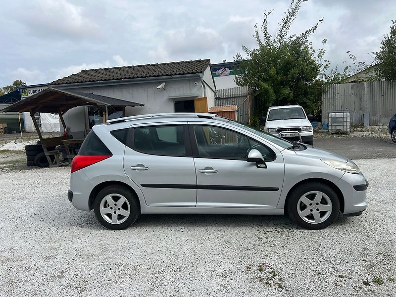 Peugeot 207 1.4i - fotka 3 z 14