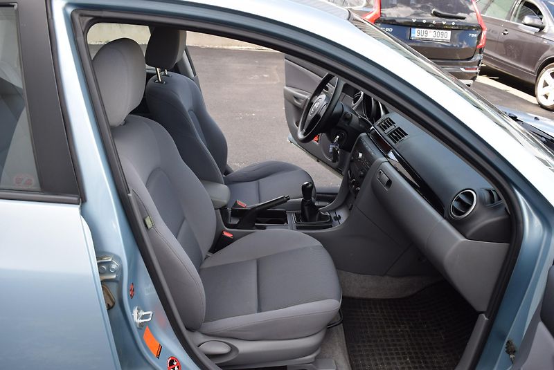 Mazda 3 (2007) 1.4 16v BK 62kw COMFORT 2x ALU - fotka 27 z 36