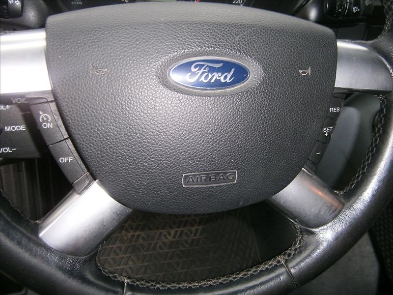 Ford Transit 2,2 TDCI KLIMA 9 MÍST - fotka 17 z 19