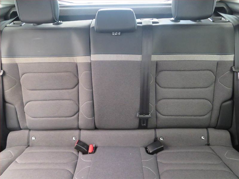 Citroën C4 (2022) Feel 1.2 PureTech, Serv.kniha - fotka 10 z 17