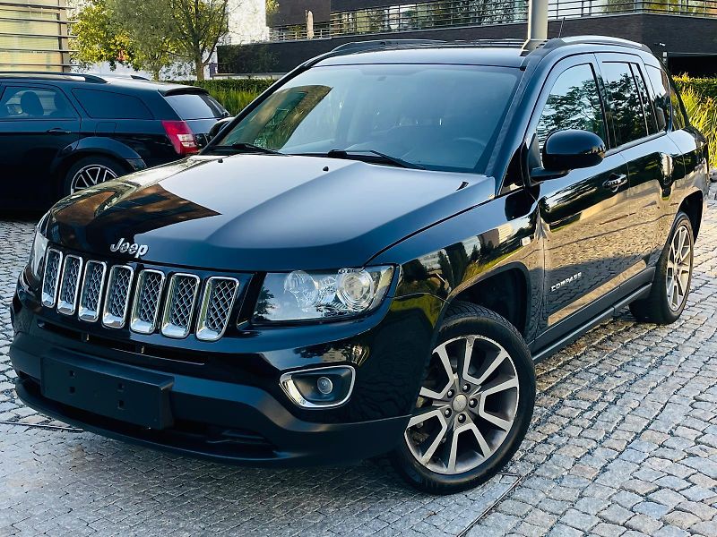 Jeep Compass 2.4i 4x4 AUT KAMERA TAŽNÉ - fotka 1 z 47