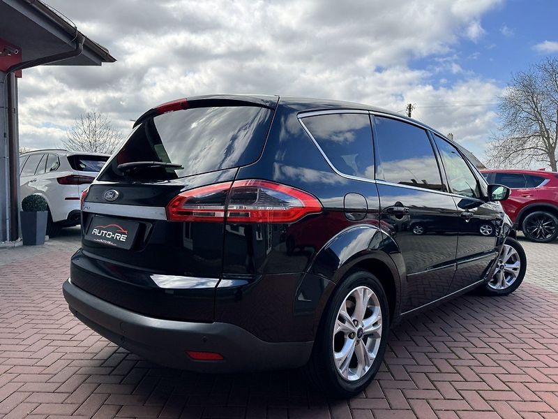 Ford S-MAX (2014) 2.0TDCi Titanium Navi Pano - fotka 2 z 46