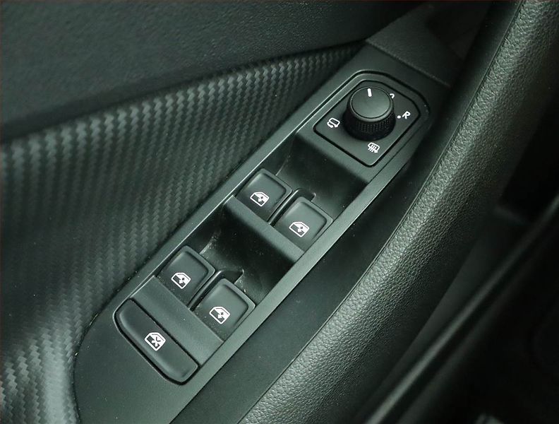 Škoda Scala (2024) Monte Carlo 1.0 TSI - fotka 17 z 17