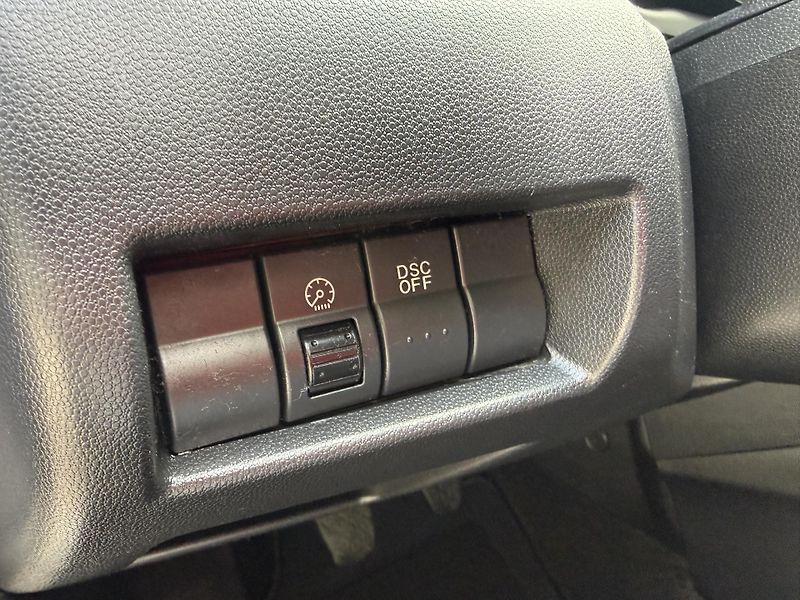 Mazda 3 2.0 Sport Active - fotka 29 z 30