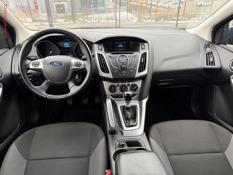 Ford Focus (2013) 1.6 TDCi, ČR, AC, zmk.řazení - fotka 8 z 15