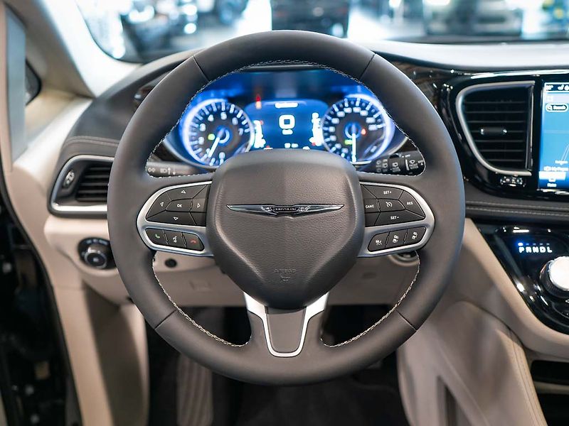 Chrysler Pacifica (2022) 3.6 Limited AWD, 360 Cam, ACC - fotka 20 z 44
