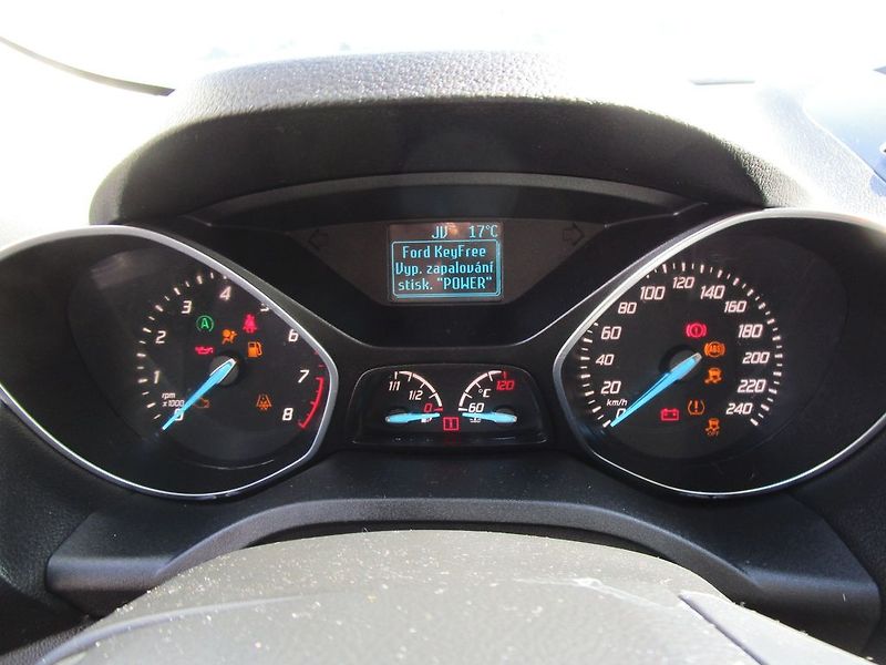 Ford Kuga 1,6-110KW-NOVÉ ROZVODY+OLEJ - fotka 16 z 26