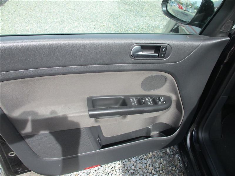 Volkswagen Golf Plus 1,4 TSI, DSG,aut.klima,s.kn. - fotka 12 z 32