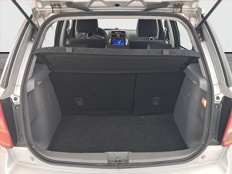 Suzuki SX4 (2006) 1.5 i, po STK, jezdí dobře - fotka 13 z 15