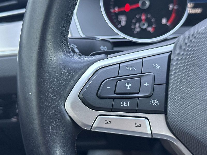 Volkswagen Passat (2021) Variant 1.5 TSI DSG Elegance - fotka 18 z 30