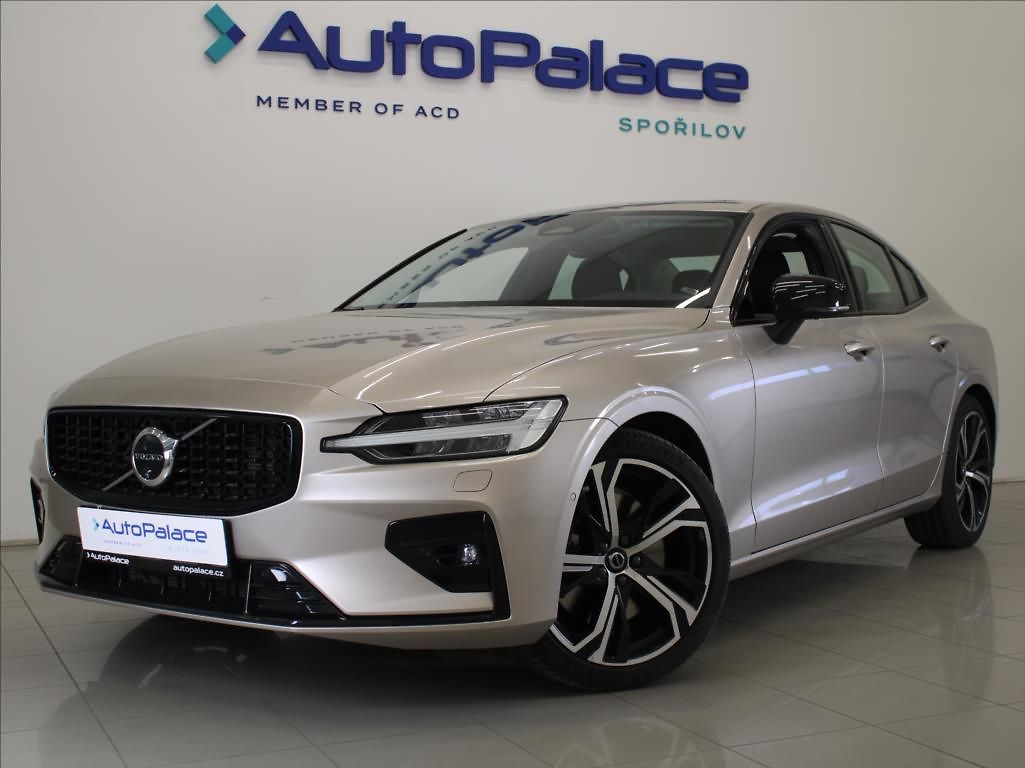 Volvo S60 2,0 B5 AWD Ultimate Dark ČR
