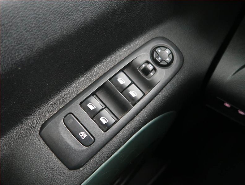 Citroën Berlingo (2019) Feel 1.5 BlueHDi, 5Míst, ČR - fotka 15 z 17