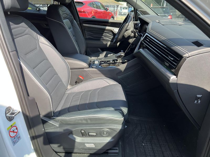 Volkswagen Touareg 3.0 TDi 210 kW R-LINE 4MOTION - fotka 15 z 23