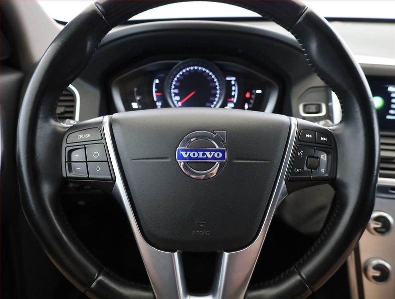 Volvo XC60 (2015) Ocean Race D4, Automat - fotka 8 z 16