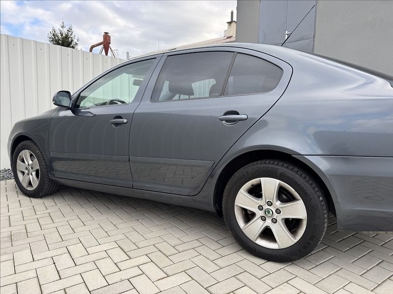 Škoda Octavia 1,8 TSI klima 1.maj. původ ČR - fotka 16 z 50