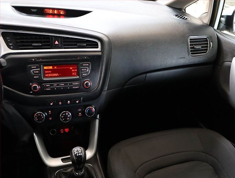 Kia Ceed (2018) 1.4 CVVT, Tempomat - fotka 8 z 21