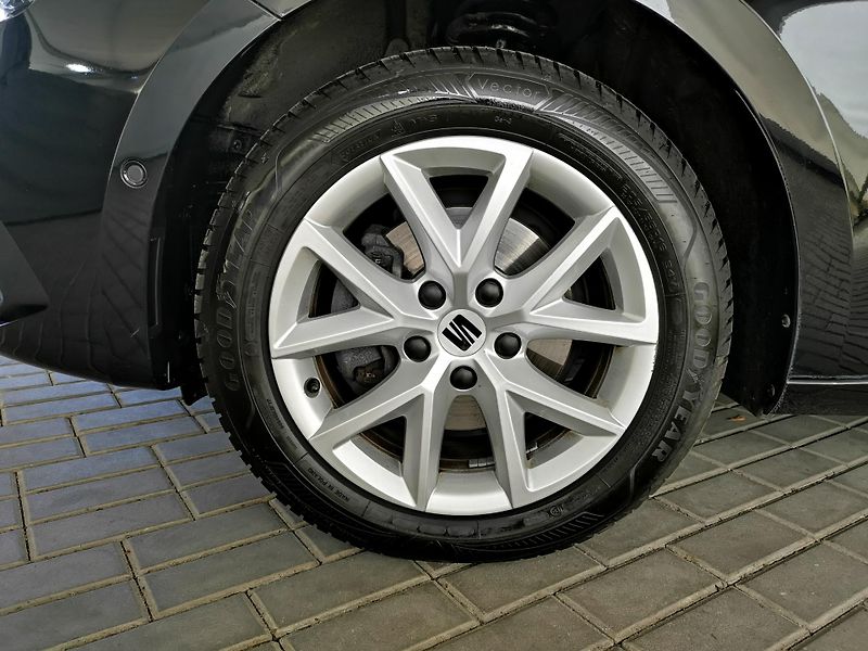 Seat Leon (2022) 1.5 Tsi DSG KESSY LED VIRTUÁL  - fotka 28 z 30