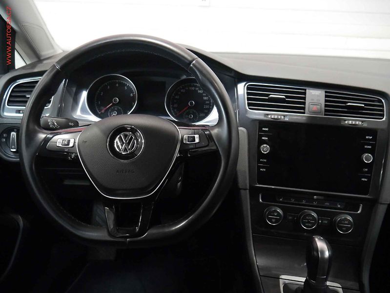 Volkswagen Golf (2018) 1.0 TSi Variant, DSG - fotka 11 z 16