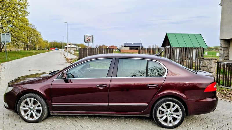 Škoda Superb 2.0 TDI 125 kw 1. majitel  - fotka 16 z 21