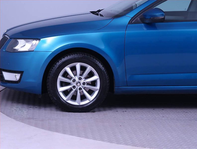 Škoda Octavia (2016) 1.6 TDI, Tempomat - fotka 15 z 16