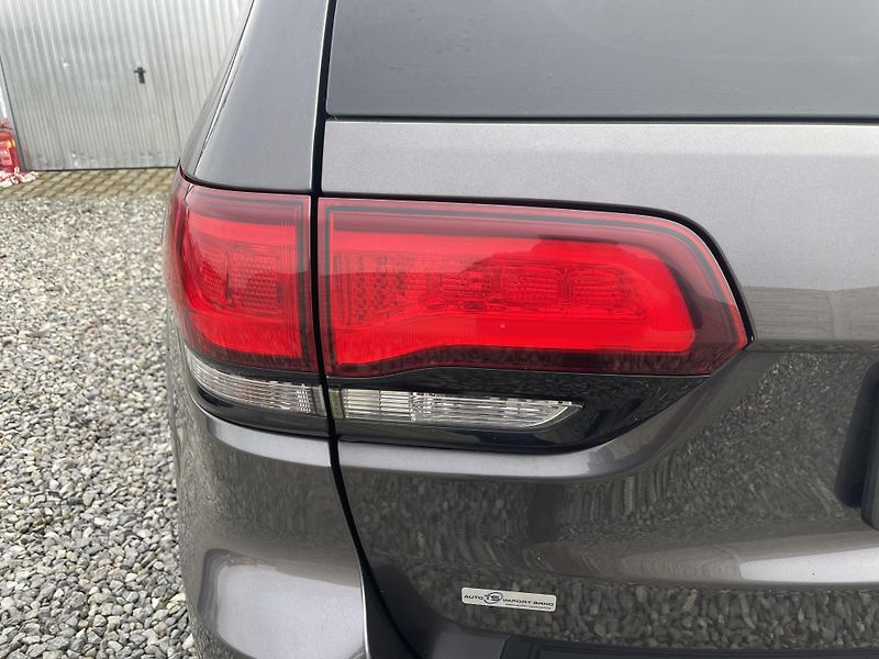 Jeep Grand Cherokee 6.4i 480PS HEMI SRT CZ 78000KM - fotka 38 z 187