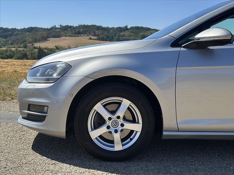 Volkswagen Golf 1,4 TSI 90kW DSG Highline Xeno - fotka 28 z 35