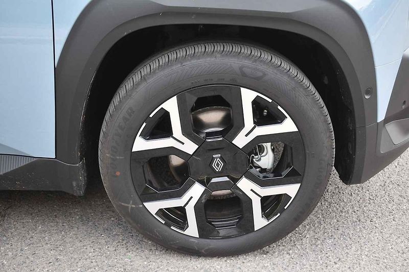 Renault 4 může být dobrým univerzálním rodinným vozem.