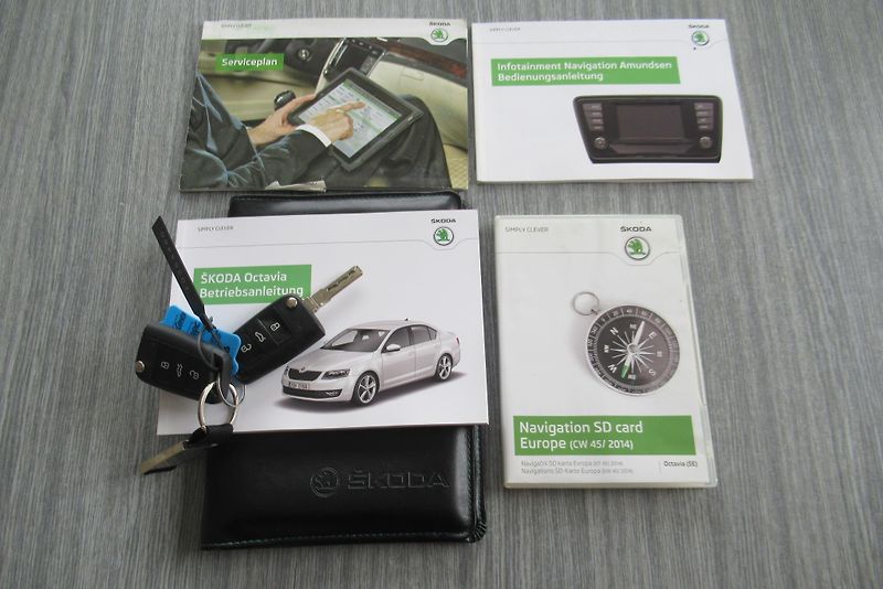 Škoda Octavia 2.0 TDI DSG NAVIGACE XENONY - fotka 27 z 27