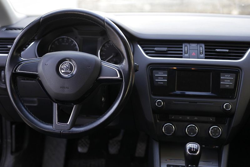 Škoda Octavia 1.6TDi,2xALU,2.maj,CZ,STK-2028 - fotka 2 z 22