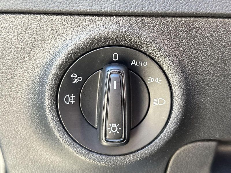 Škoda Karoq (2022) 2.0 TDI Sportline - fotka 13 z 35