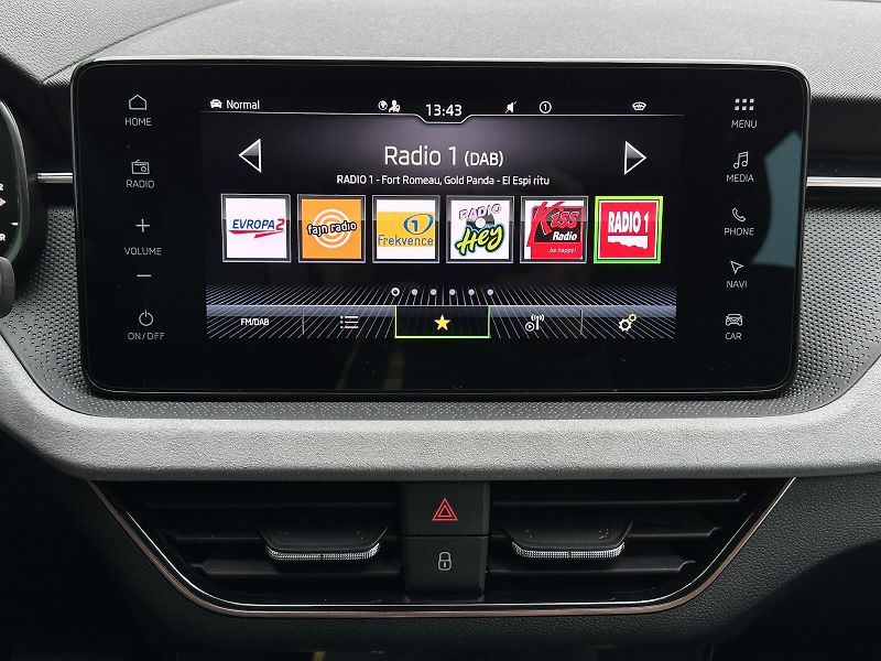 Škoda Scala 1.5TSi DSG 150PS LED V.Cockpit - fotka 26 z 44