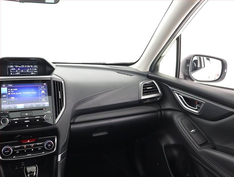 Subaru Forester (2023) 2.0 e-Boxer MHEV - fotka 8 z 29