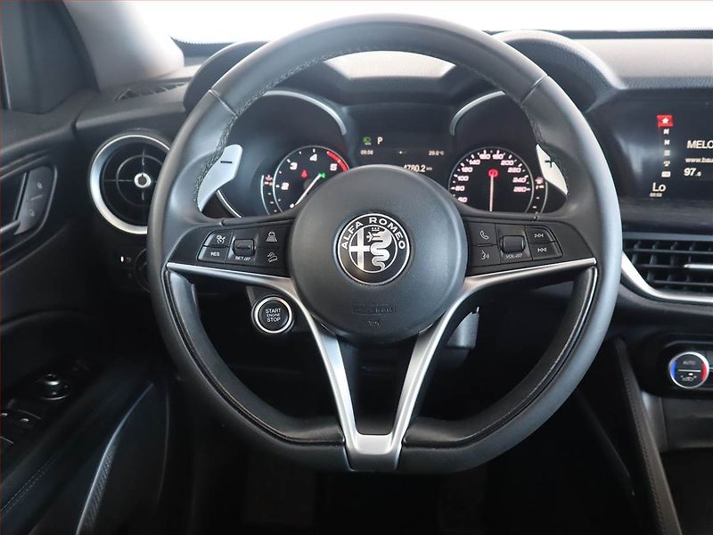 Alfa Romeo Stelvio (2019) 2.2 Diesel, Automat, Kůže - fotka 19 z 23