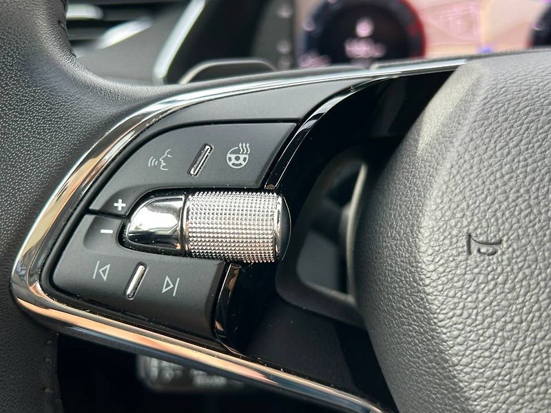 Škoda Octavia (2023) 2.0TDI DSG 110 kW TAŽNÉ Head U - fotka 9 z 35