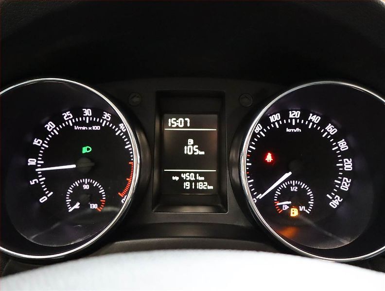 Škoda Yeti (2011) 2.0 TDI, Park. senzory - fotka 11 z 16