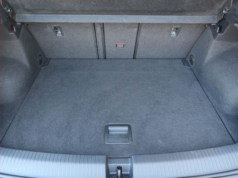 Volkswagen T-Roc (2018) 1.0 TSI, Navi, Tempomat - fotka 13 z 17
