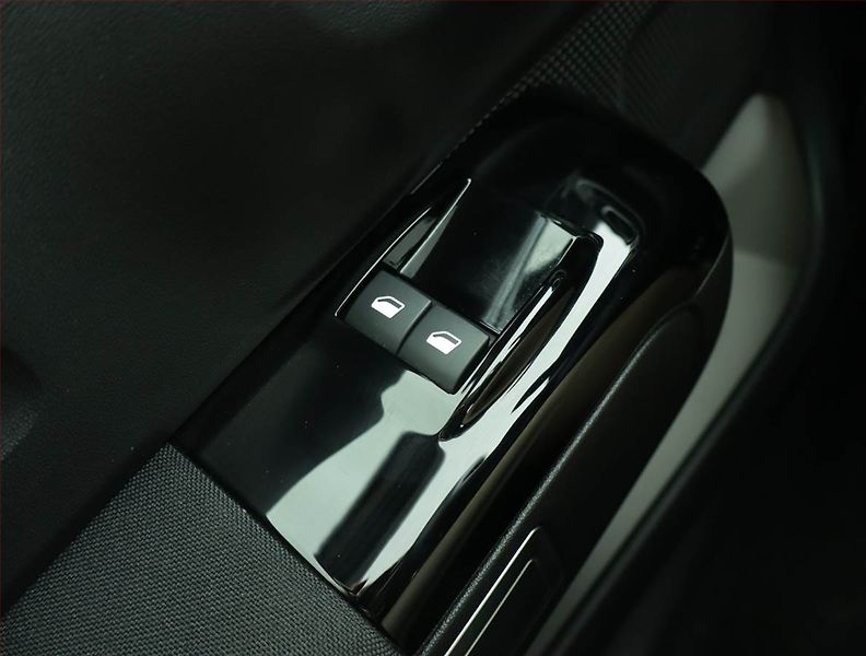 Citroën C3 (2024) 1.2 PureTech, Park. senzory - fotka 15 z 15