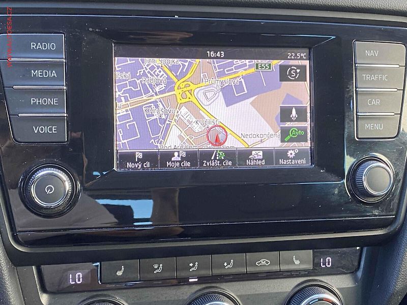 Škoda Octavia (2015) 2.0 TDi, Elegance, DSG - fotka 17 z 19